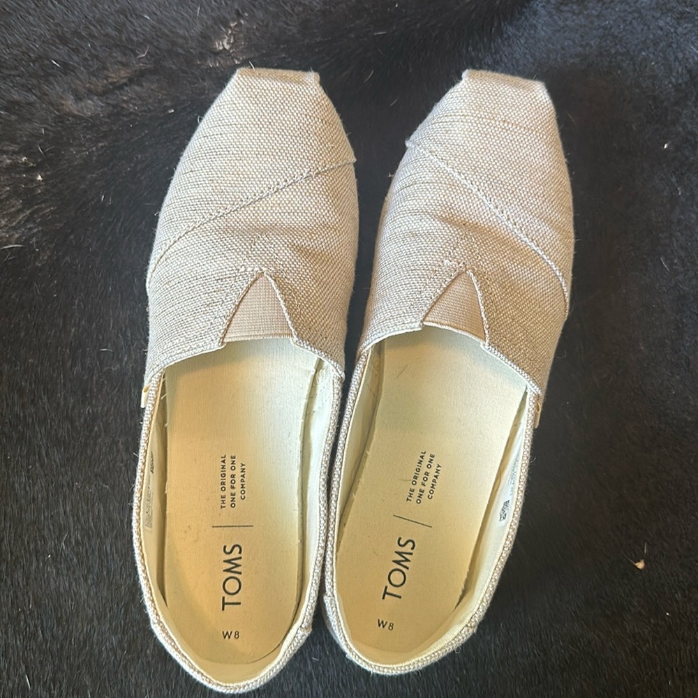 Tom’s shoes